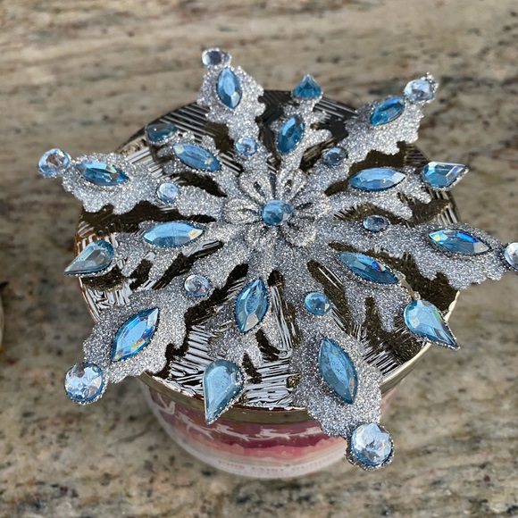 1 Snowflake Candle Magnet Topper - Picture 12 of 16